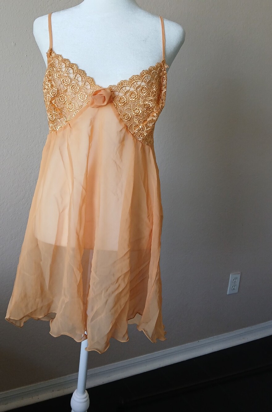 Women’s Sheer Lace Chemise Slip in Peach